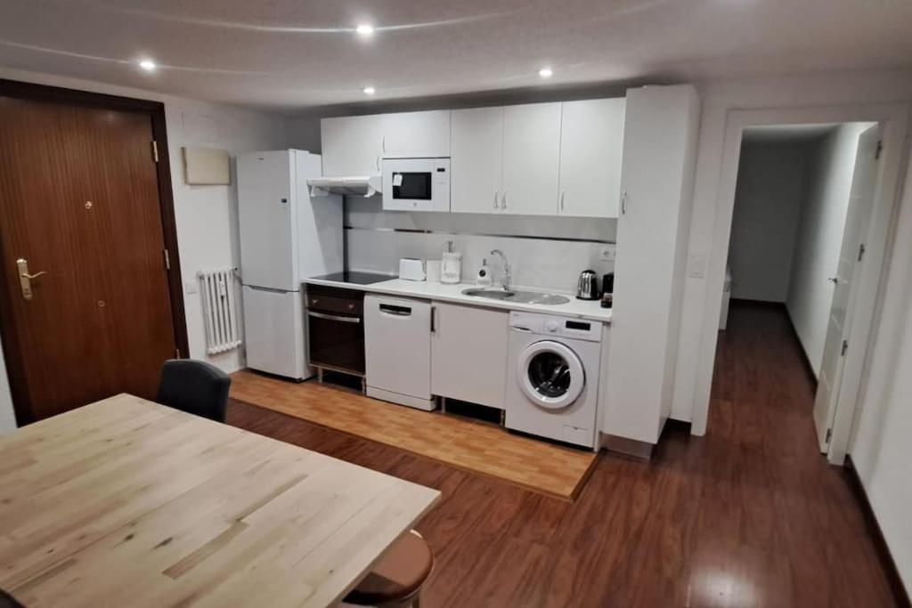 Apartamento Piso Nuevo Centro Doctor Casal Oviedo Exterior foto
