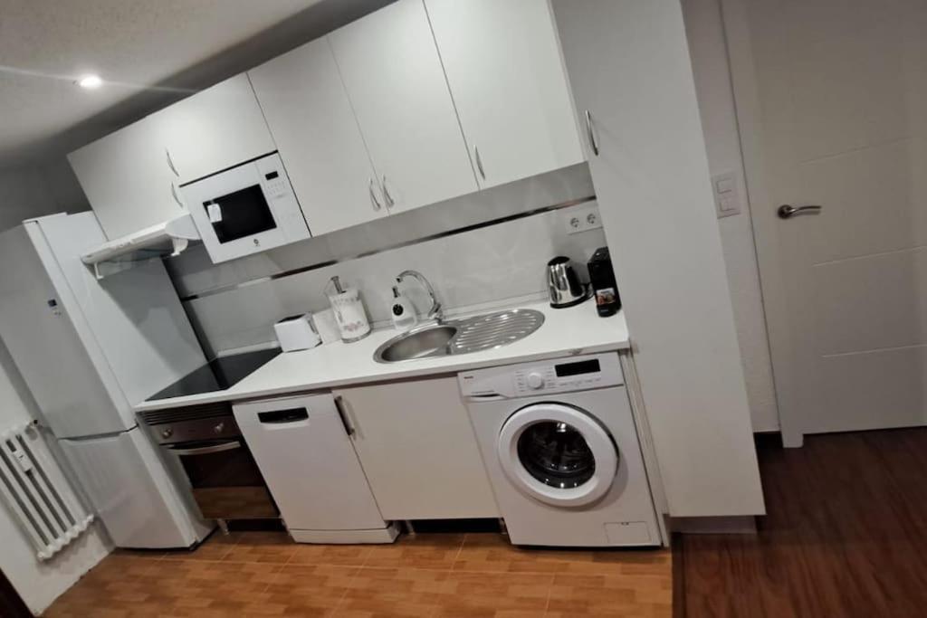Apartamento Piso Nuevo Centro Doctor Casal Oviedo Exterior foto
